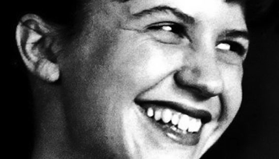 Protesta, tristeza y fascinación en la poesía de Sylvia Plath, en ‘Tres mujeres’