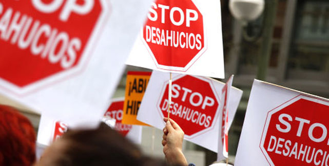 La Plataforma de Afectados por la Hipoteca de Madrid reclama ante el Congreso la condonación de las deudas hipotecarias