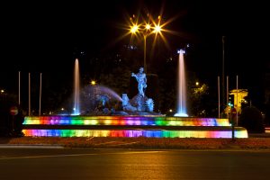 Una novedad de este año es la iluminación de Neptuno, con los colores del arcoíris.