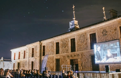 Un año más, vuelve el cine de verano a la localidad madrileña de Nuevo Baztán