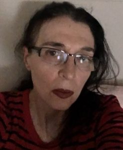 Carmen Narbarte autora de Dichosos canibales.