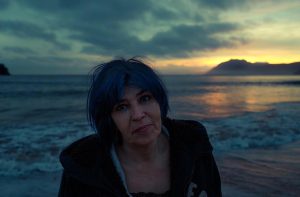 Ana Fabregat autora del libro de relatos Como un hueso de cereza (Editorial Adeshoras, 2019).