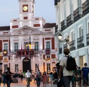 Las medidas afectarán a la movilidad de los habitantes de diez municipios: Madrid, Alcalá de Henares, Alcobendas, Alcorcón, Fuenlabrada, Getafe, Leganés, Móstoles, Parla y Torrejón de Ardoz.