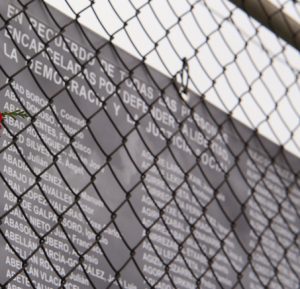 Reposición del memorial conmemorativo en honor a los presos del franquismo.