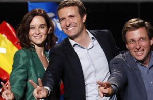 El revisionismo histórico de Pablo Casado: también Franco lo hizo con la causa general