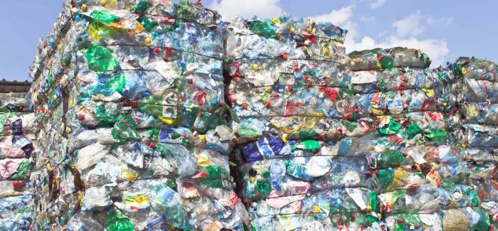 ‘El fraude del reciclaje del plástico’, un informe del Center for Climate Integrity