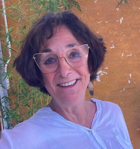 Acaba de publicar Manifiesto del surrealismo. Cien años después, en la editorial Akal.