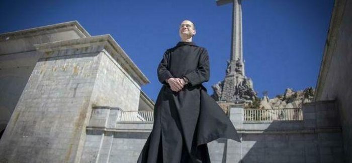 El poder político refuerza los privilegios de la Iglesia mientras avanza el integrismo religioso