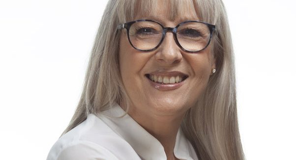 Carmen Canet acaba de publicar su libro de aforismos ‘Telegramas’